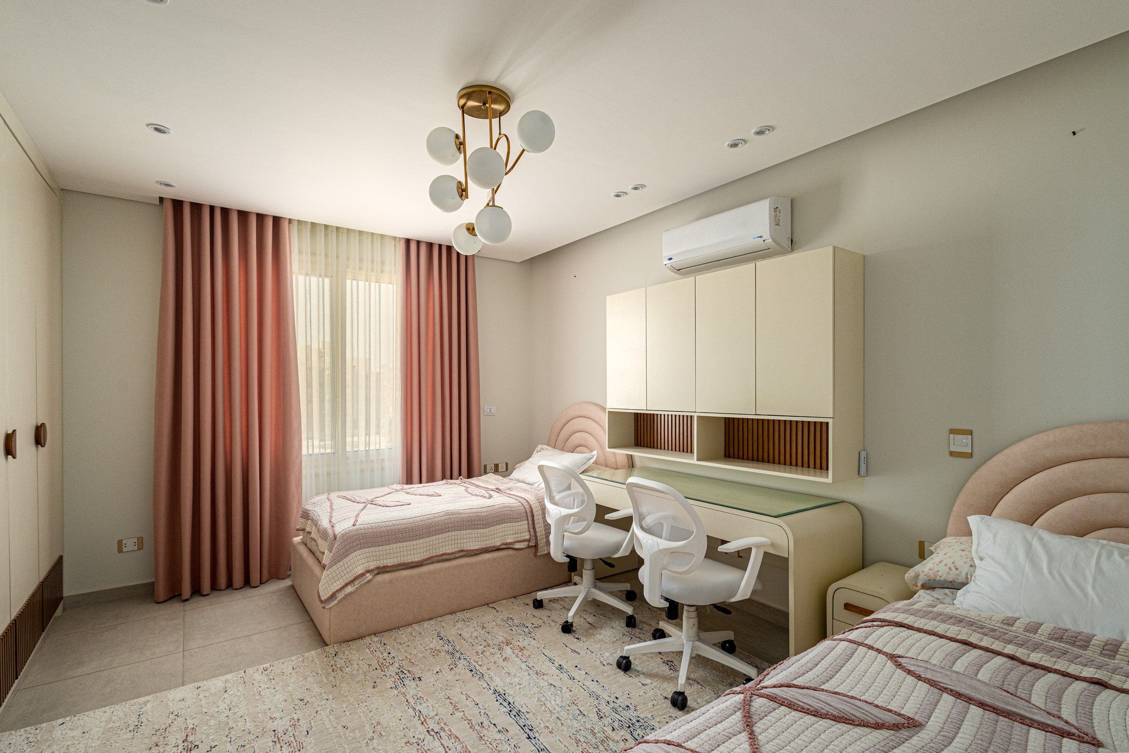 Canaria Apartment — twin bedroom